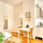 Le Martini - Clim Mobile - Au Brotteaux Metro B Apartment