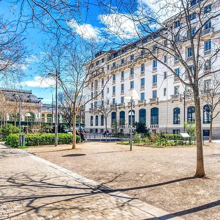 Le Martini - Agreable Au Brotteaux Metro B Apartment *